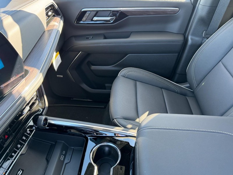 Chevrolet Tahoe Vehicle Image 11