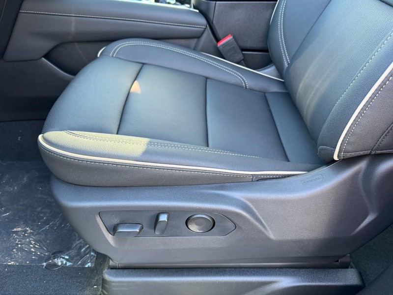 Chevrolet Tahoe Vehicle Image 12