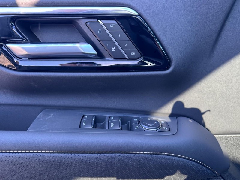 Chevrolet Tahoe Vehicle Image 14