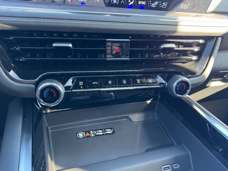 Chevrolet Tahoe Vehicle Image 17