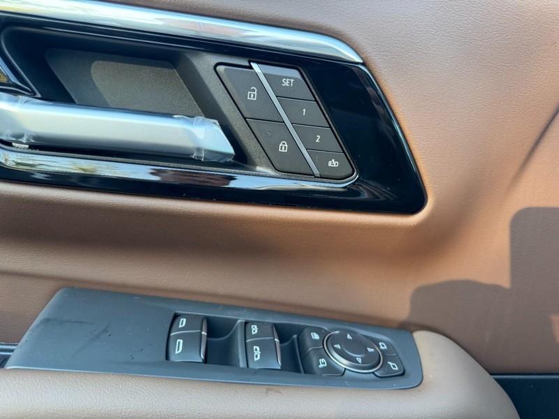 Chevrolet Tahoe Vehicle Image 09