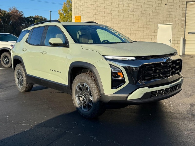 Chevrolet Equinox Vehicle Image 02