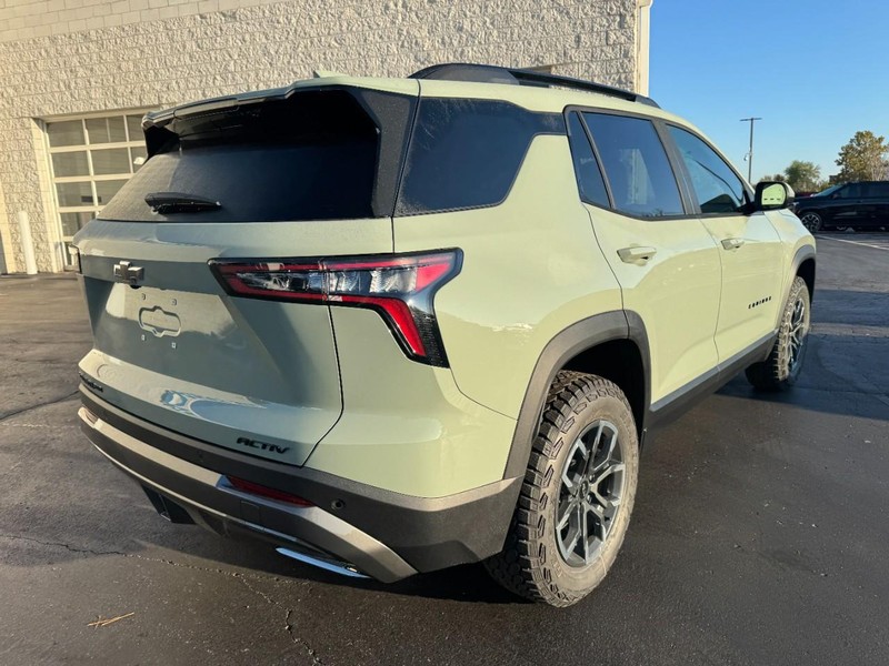 Chevrolet Equinox Vehicle Image 03