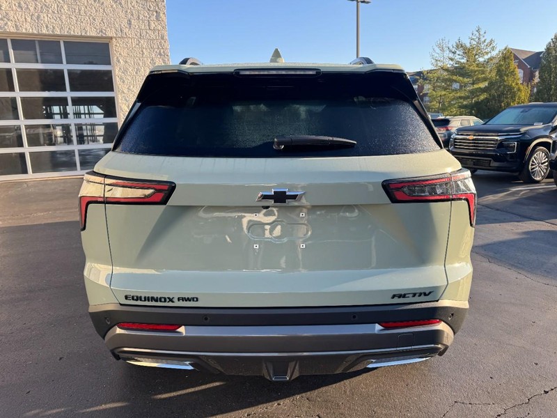 Chevrolet Equinox Vehicle Image 04