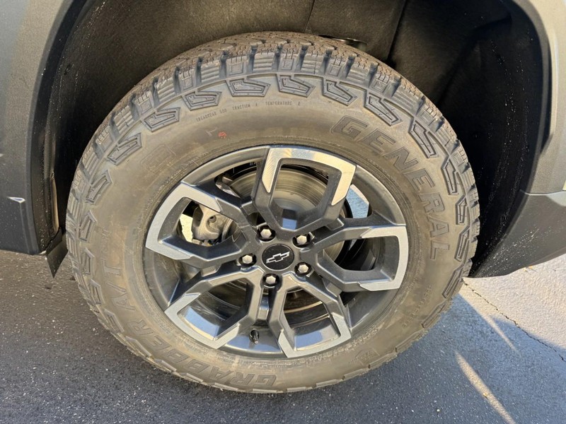 Chevrolet Equinox Vehicle Image 06