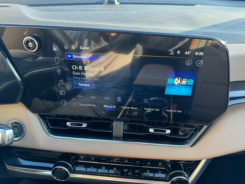 Chevrolet Equinox Vehicle Image 14