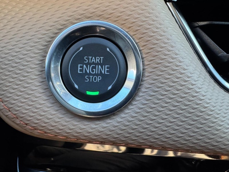 Chevrolet Equinox Vehicle Image 16