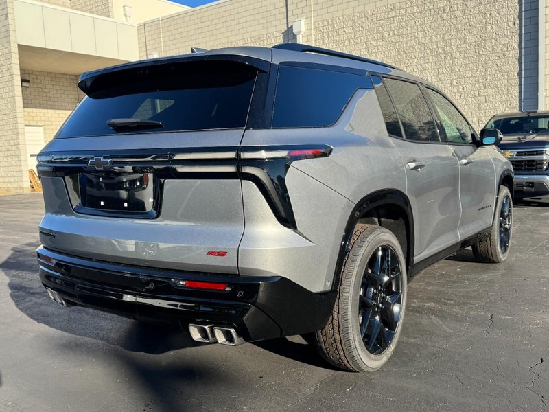 Chevrolet Traverse Vehicle Image 03