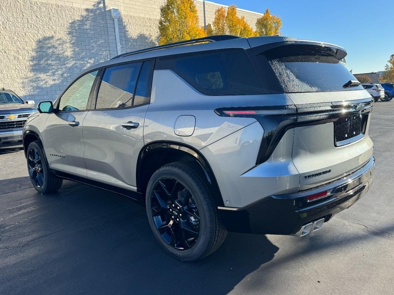 Chevrolet Traverse Vehicle Image 05