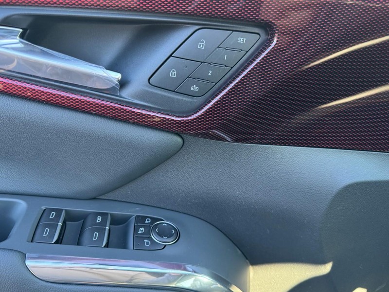 Chevrolet Traverse Vehicle Image 10