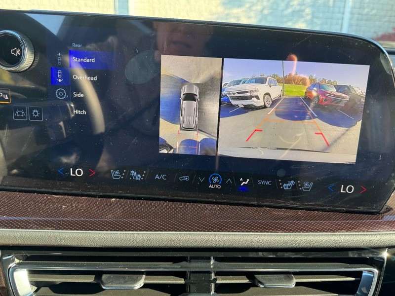 Chevrolet Traverse Vehicle Image 16