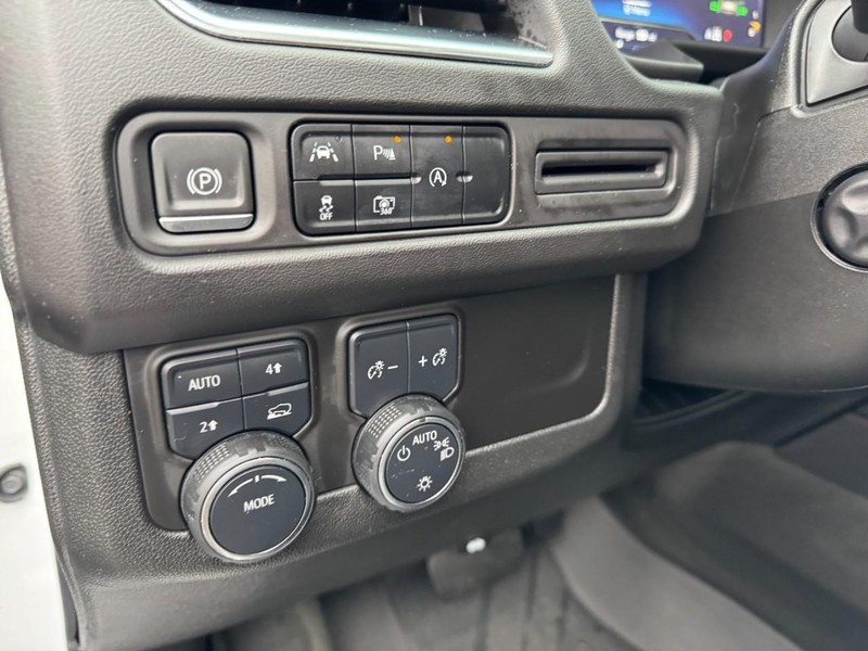 Chevrolet Tahoe Vehicle Image 17