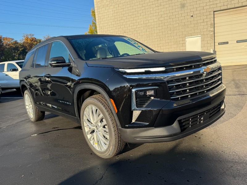 Chevrolet Traverse Vehicle Image 02