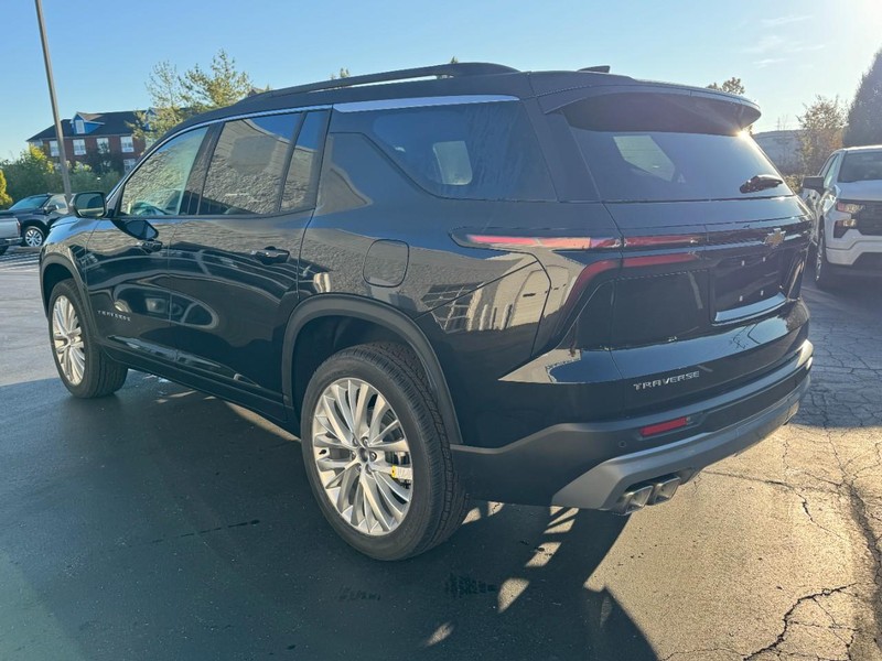 Chevrolet Traverse Vehicle Image 05