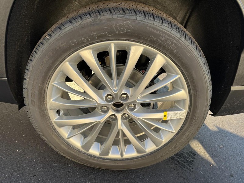 Chevrolet Traverse Vehicle Image 06