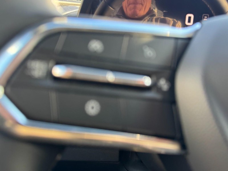 Chevrolet Traverse Vehicle Image 11