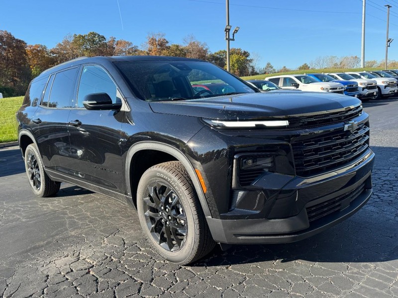 Chevrolet Traverse Vehicle Image 02