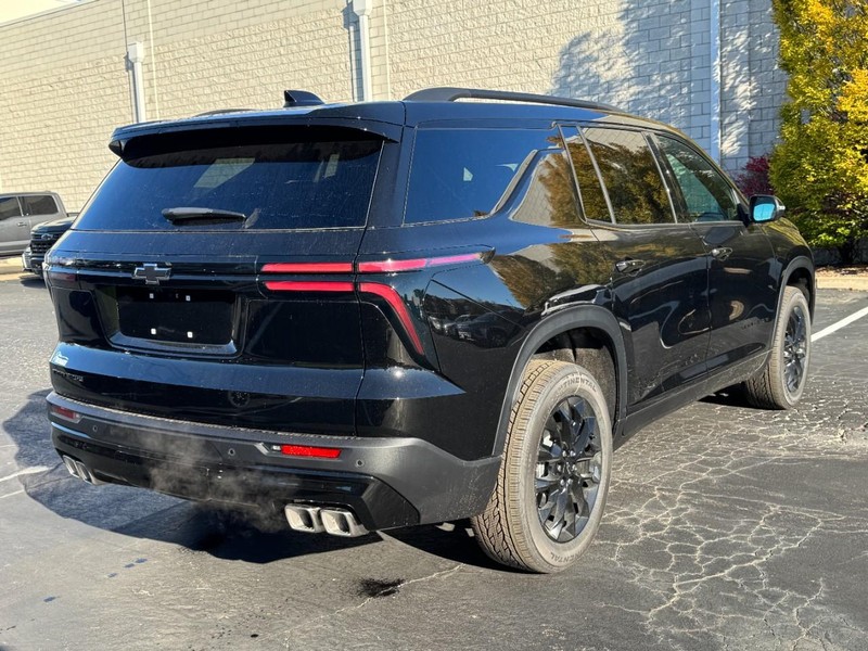 Chevrolet Traverse Vehicle Image 03