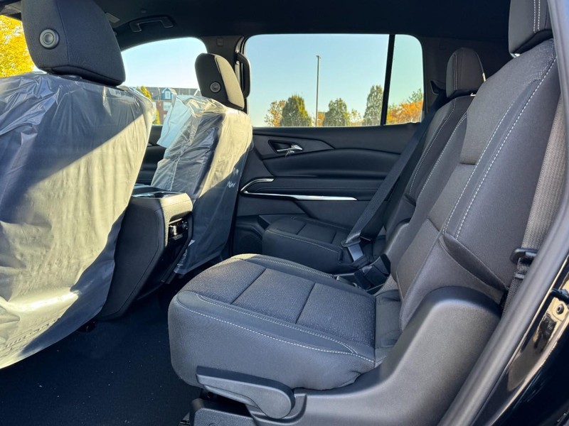 Chevrolet Traverse Vehicle Image 07