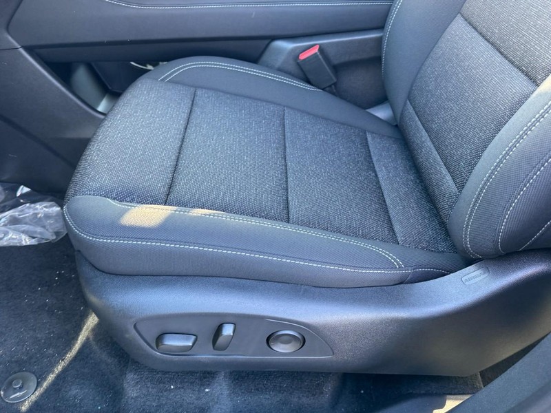 Chevrolet Traverse Vehicle Image 09