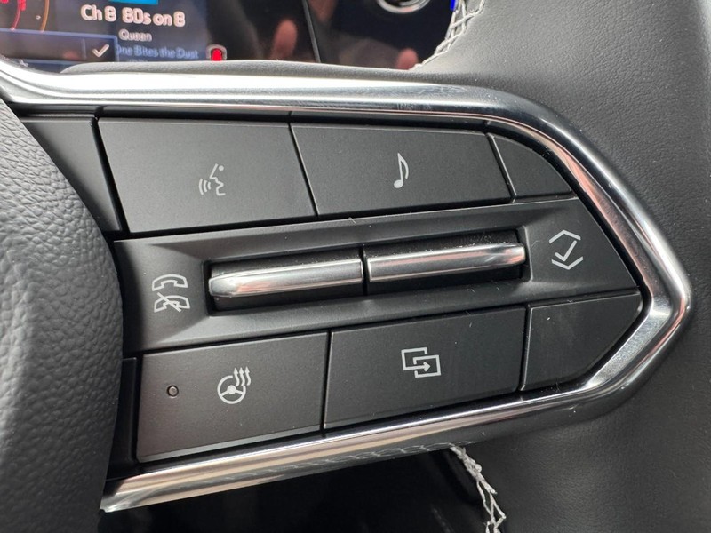 Chevrolet Traverse Vehicle Image 12