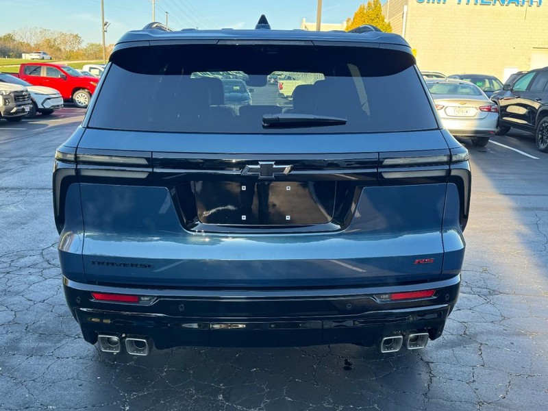 Chevrolet Traverse Vehicle Image 03