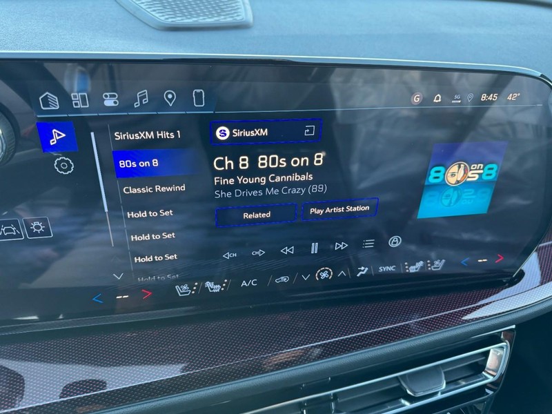 Chevrolet Traverse Vehicle Image 14