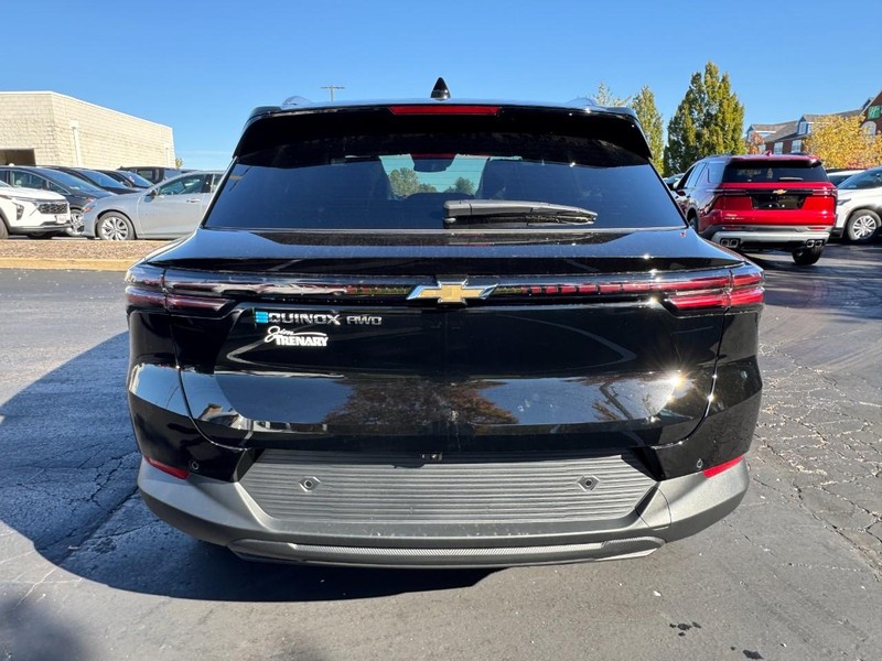 Chevrolet Equinox EV Vehicle Image 04