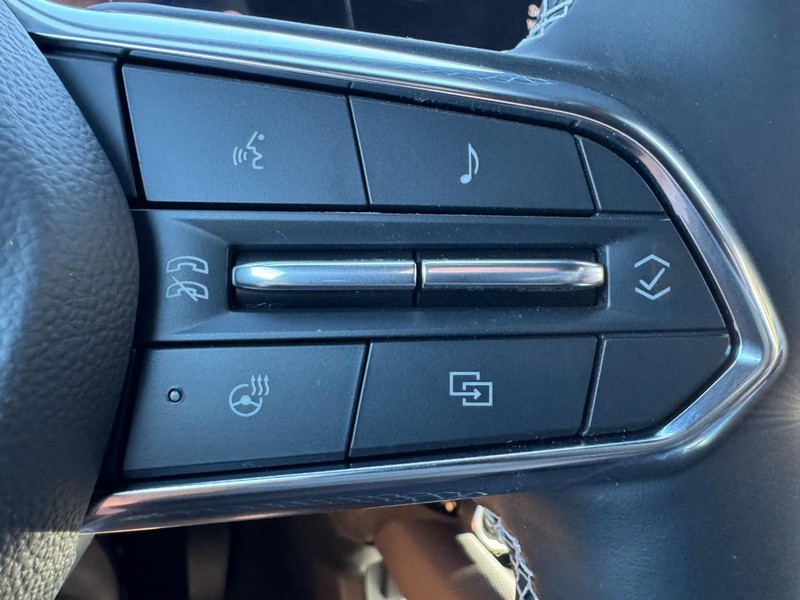 Chevrolet Equinox EV Vehicle Image 11