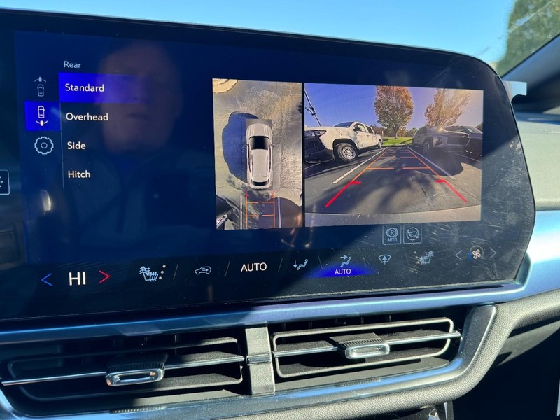 Chevrolet Equinox EV Vehicle Image 15