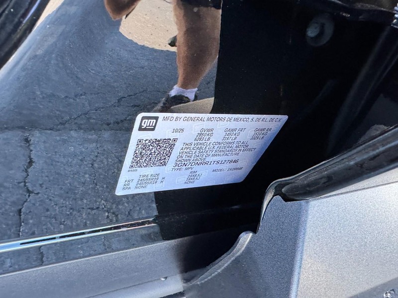 Chevrolet Equinox EV Vehicle Image 16