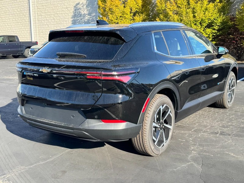 Chevrolet Equinox EV Vehicle Image 03