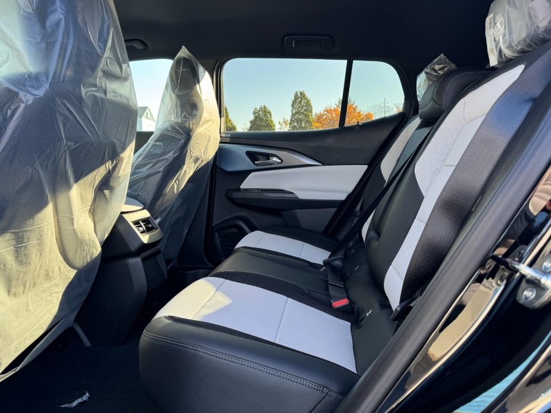 Chevrolet Equinox EV Vehicle Image 07