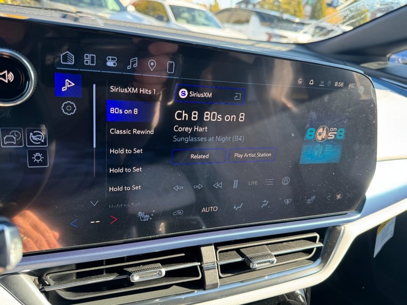 Chevrolet Equinox EV Vehicle Image 13