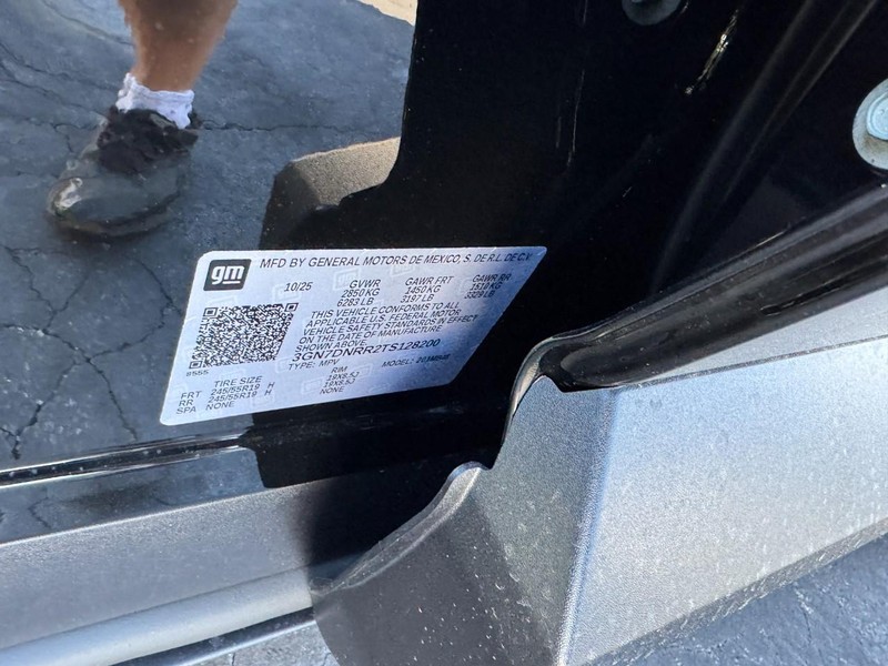 Chevrolet Equinox EV Vehicle Image 16