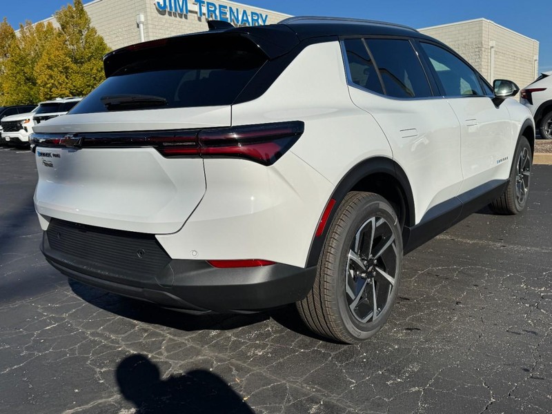 Chevrolet Equinox EV Vehicle Image 03