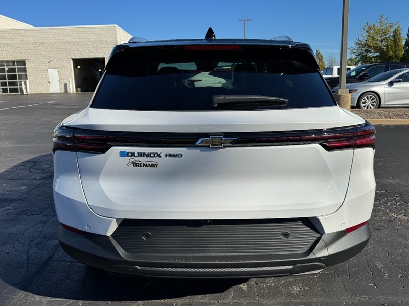 Chevrolet Equinox EV Vehicle Image 04