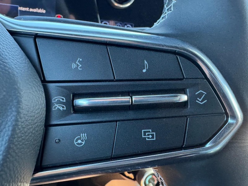 Chevrolet Equinox EV Vehicle Image 11