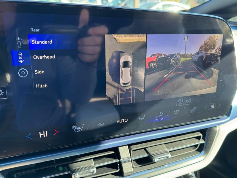 Chevrolet Equinox EV Vehicle Image 14