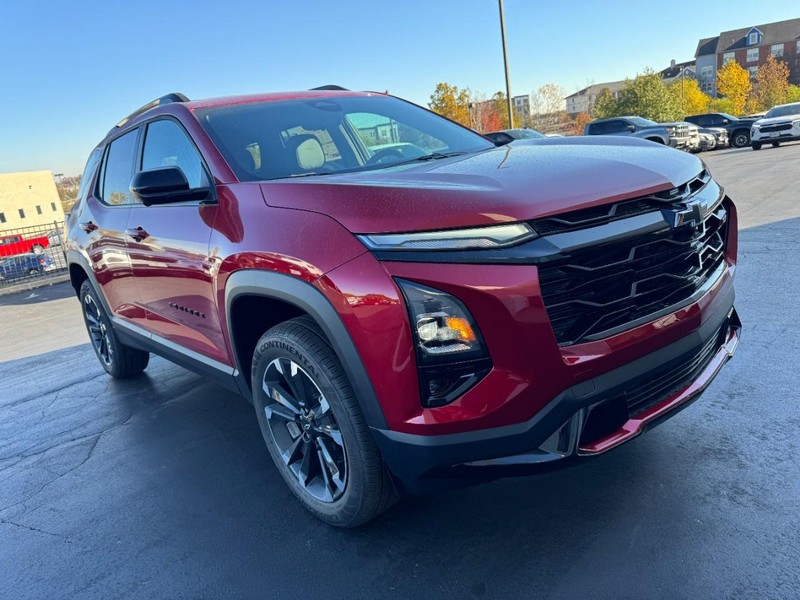 Chevrolet Equinox Vehicle Image 02