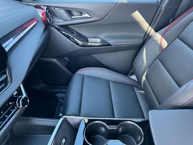 Chevrolet Equinox Vehicle Image 08