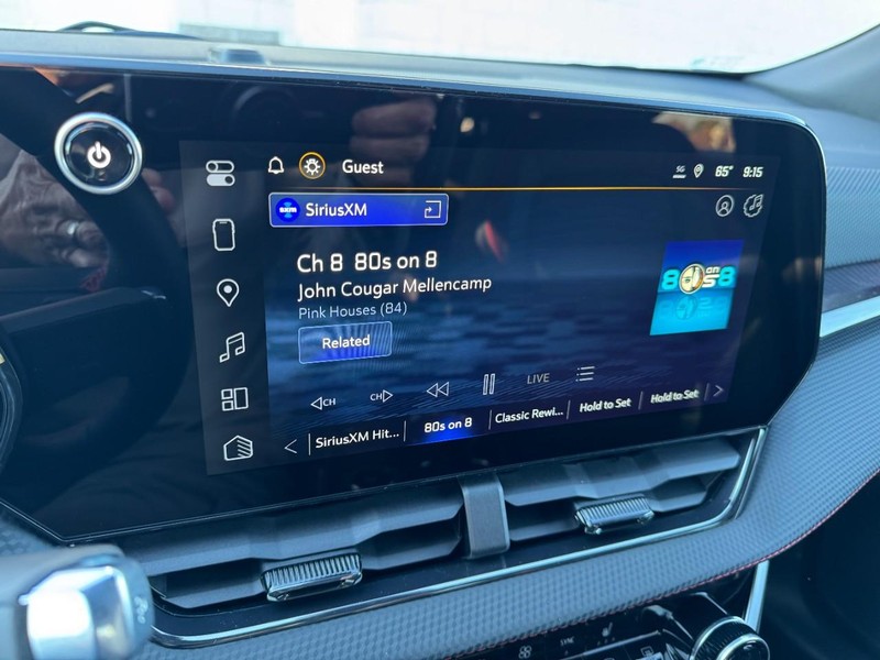 Chevrolet Equinox Vehicle Image 14