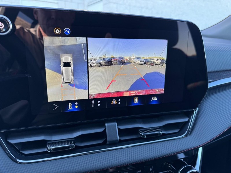 Chevrolet Equinox Vehicle Image 16