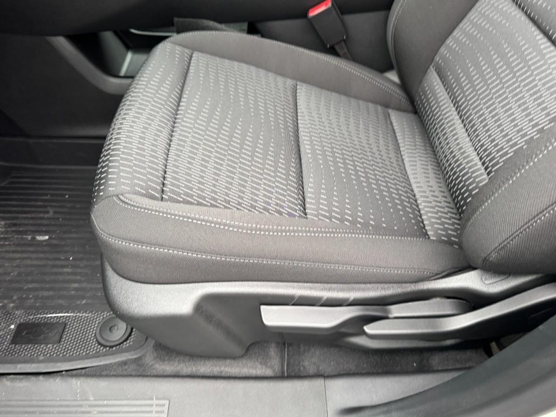 Chevrolet Equinox Vehicle Image 09