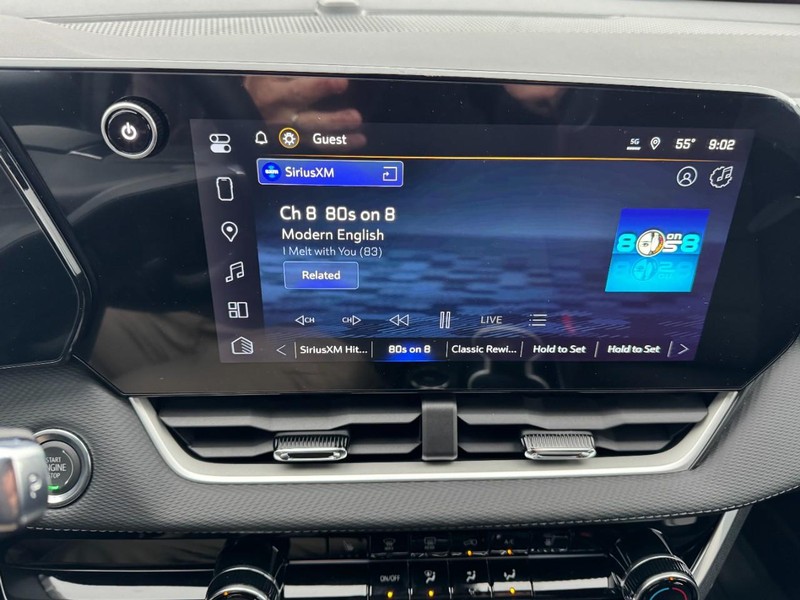 Chevrolet Equinox Vehicle Image 14