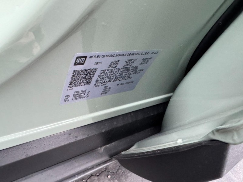 Chevrolet Equinox Vehicle Image 17