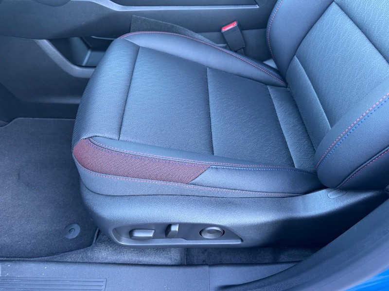 Chevrolet Equinox Vehicle Image 09