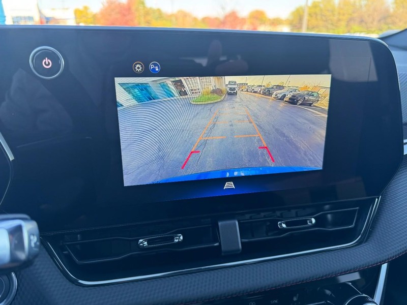 Chevrolet Equinox Vehicle Image 16