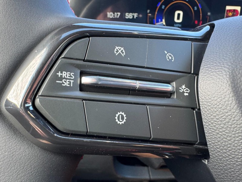 Chevrolet Equinox Vehicle Image 11