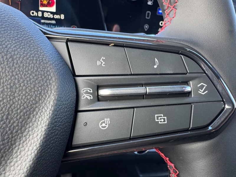 Chevrolet Equinox Vehicle Image 12